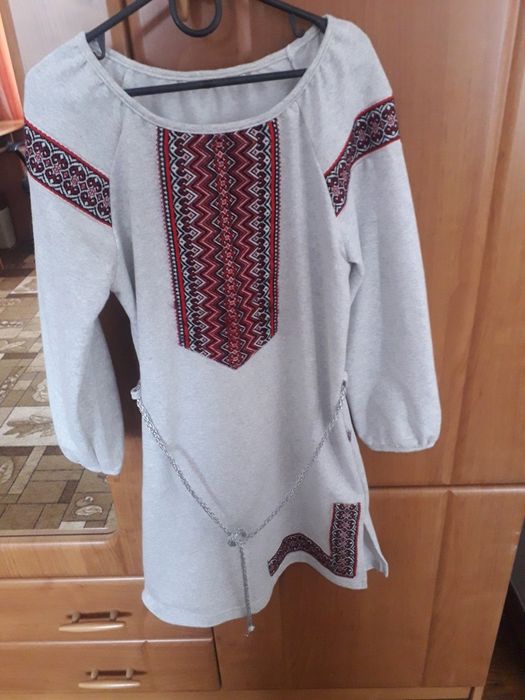 Вишите платтячко на дівчинку