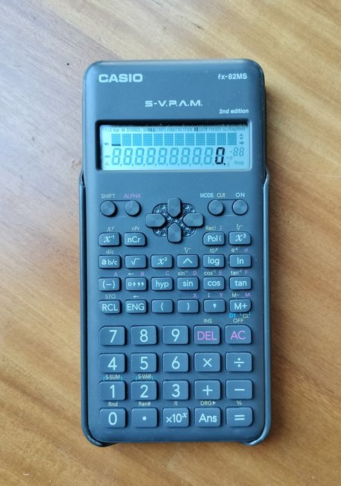 Calculadora Científica Casio fx-82MS 2nd Edition - Como Nova