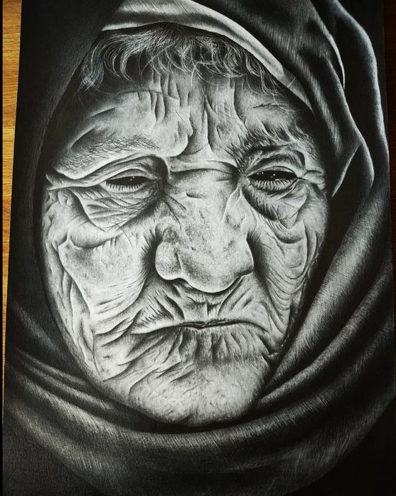 Retratos realistas e ilustrações