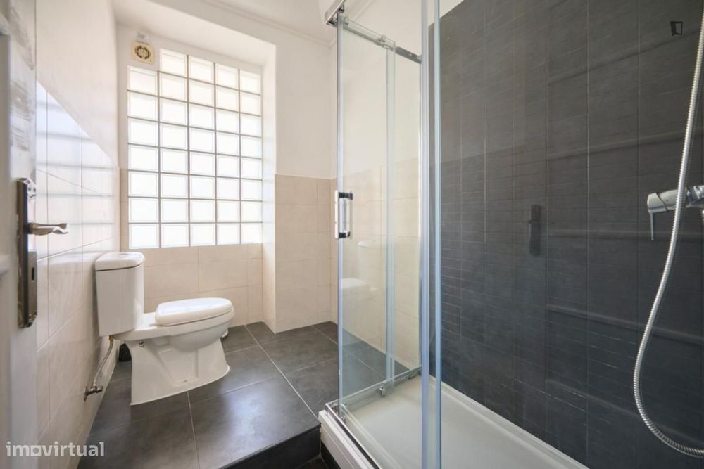 Quarto - localizado em Saldanha Lisbon