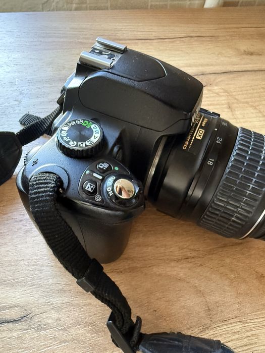 Nikon D60 + об’єктив — робочий фотоапарат