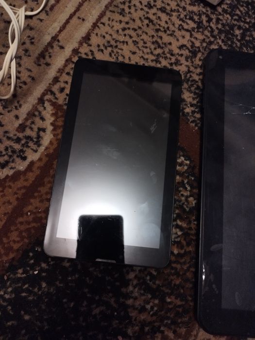 Dwa Uszkodzone Tablety