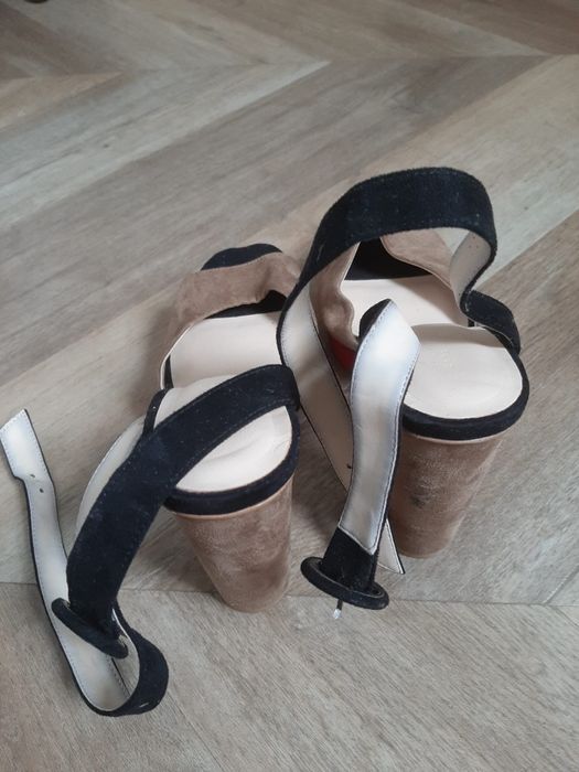 Sandálias Zara novas