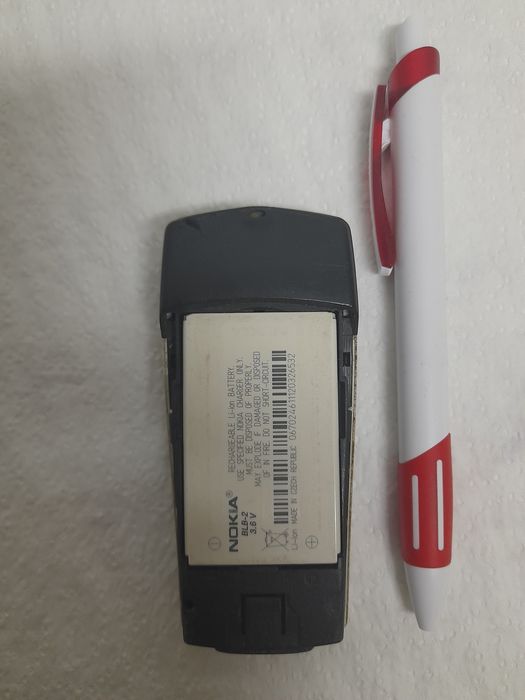 Nokia 8310 c/ carregador