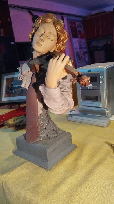 Miniatura violino estilo moderno com Busto