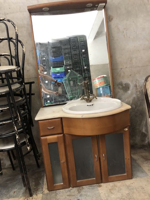 Movel de casa de banho com espelho excelente estado