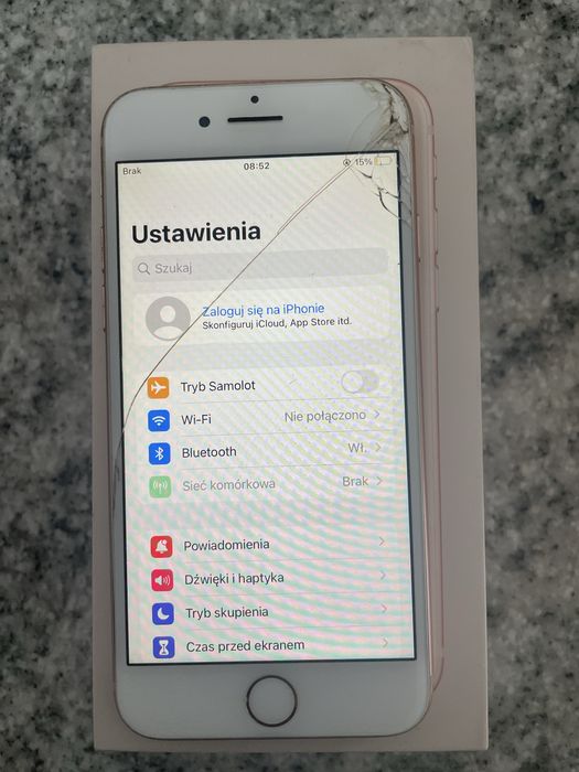 Iphone 8 pekniety ekran