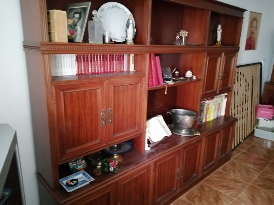 Móvel de Sala em madeira nobre.
