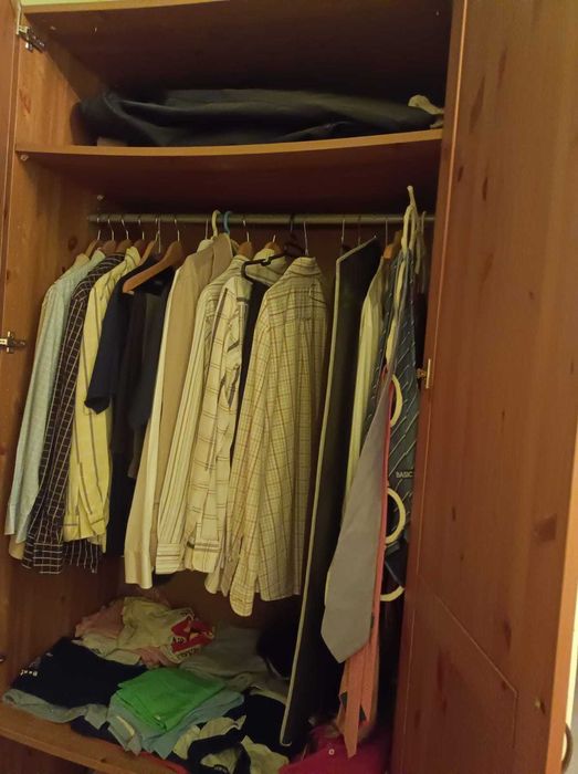 Roupeiro usado em bom estado