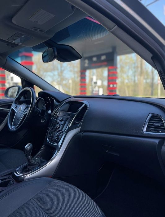 Opel Astra J Sports Tourer 1.7 CDTI
