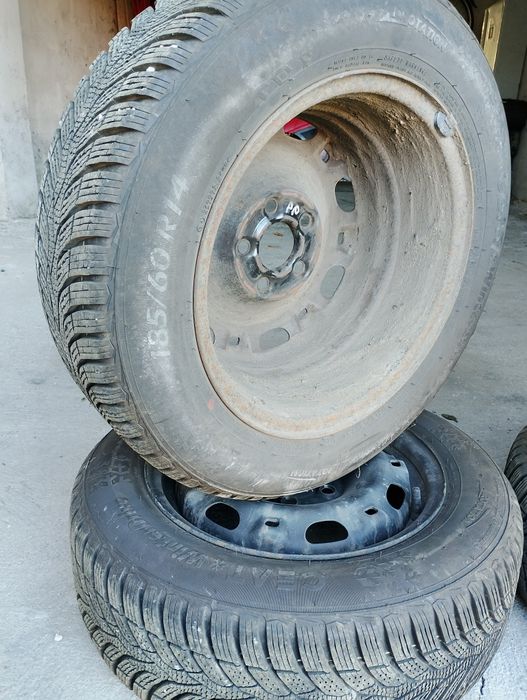 Felgi 5x100 14 z oponami zimowymi