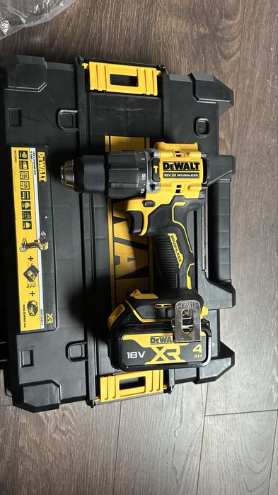 Nowa wiertarka dewalt dcd799m1t