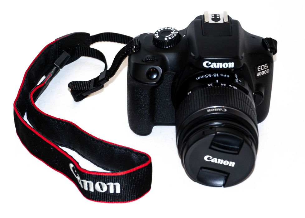 Canon EOS 4000D + 18-55mm III 18Mpix 8 TYŚ