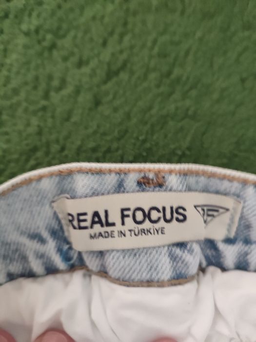 Продаю шорти жіночі