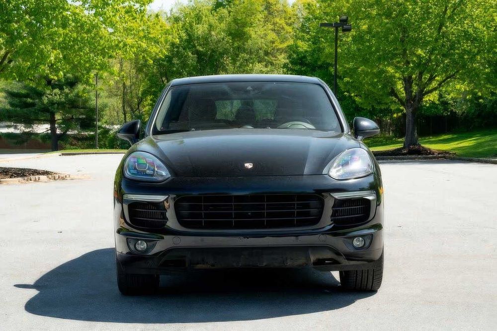 Porsche Cayenne      2016