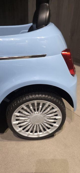 Vende se um carro para crianças, fiat 500