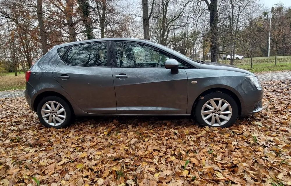 Seat Ibiza Bogate wyposażenie - 1 rej. 2014  - 105 KM