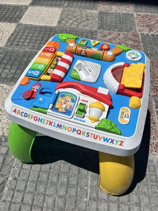 Mesa de atividades Fisher Price