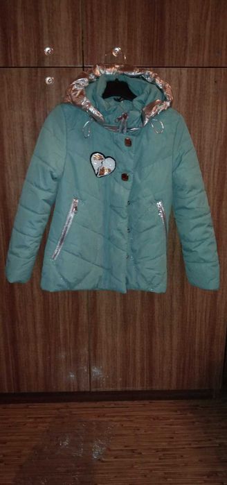 Куртка на девочку демисезонная  6-7 лет рост 120