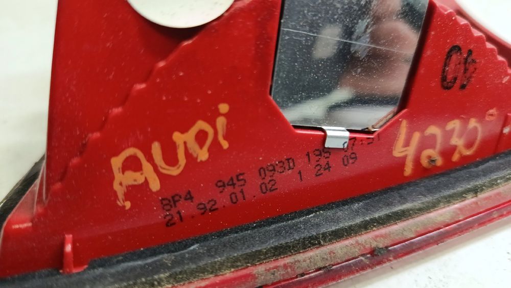 Farolim da mala esquerdo AUDI A3 (8P1)