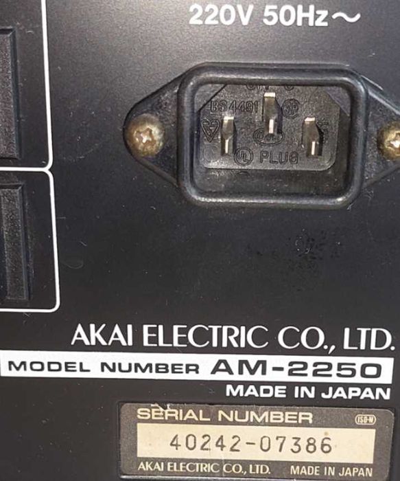 підсилювач Akai AM-2250
