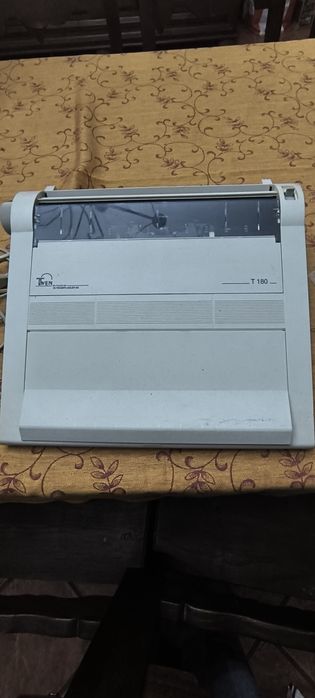 Maquina de escrever T180