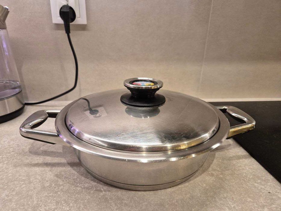 Duża patelnia 22 cm z pokrywką Zepter