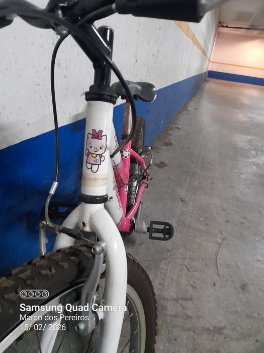 Bicicleta de menina Hello Kitty