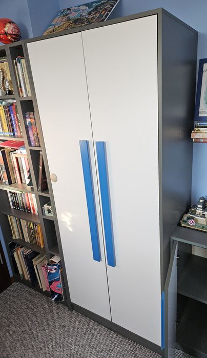 Szafa  80cm dwudrzwiowa GIT  1 oraz regaliki GIT