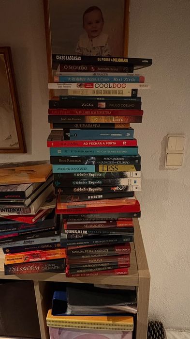 Muita variedade de livros