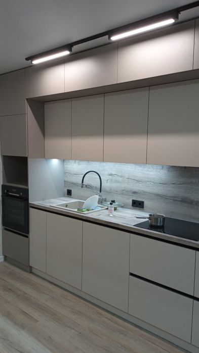 Кухни, шкафы-купэ, прихожие и другая корпусная мебель.