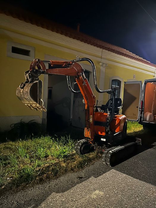 Serviço de mini giratória 1 T com manobrador