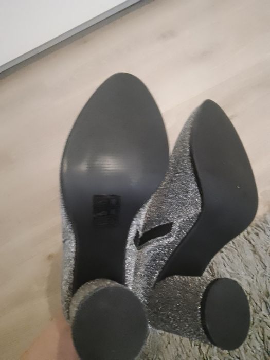 Mega okazja Nowe botki Cropp r37