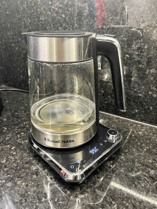 Chaleira elétrica com controlo de temperatura RUSSEL HOBBS (1,7 L)