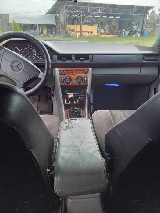 Продам Мерседес E250 дизель 124 кузов