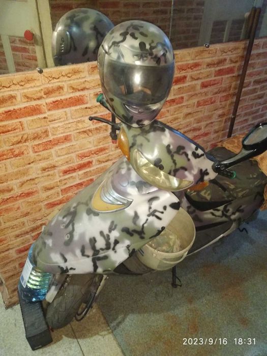 ПРОДАЮ скутер 
	"Скай мото", 2005 г.