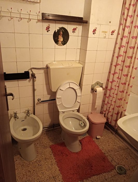 Apartamento T2 C/ Alguma mobília