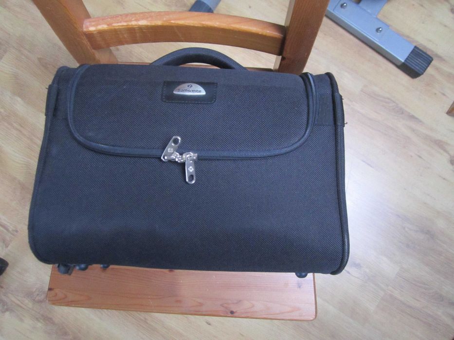 kuferek Samsonite walizeczka