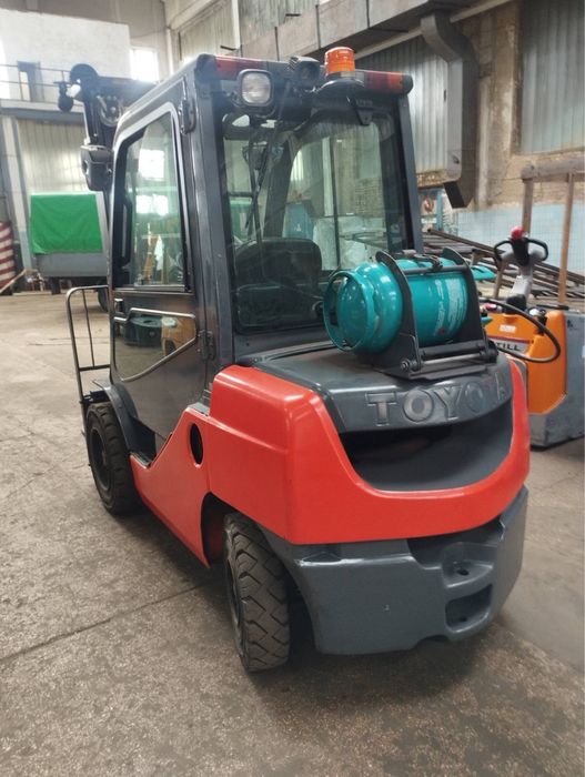 Навантажувач вилковий TOYOYA 8FGF30, 2018року.