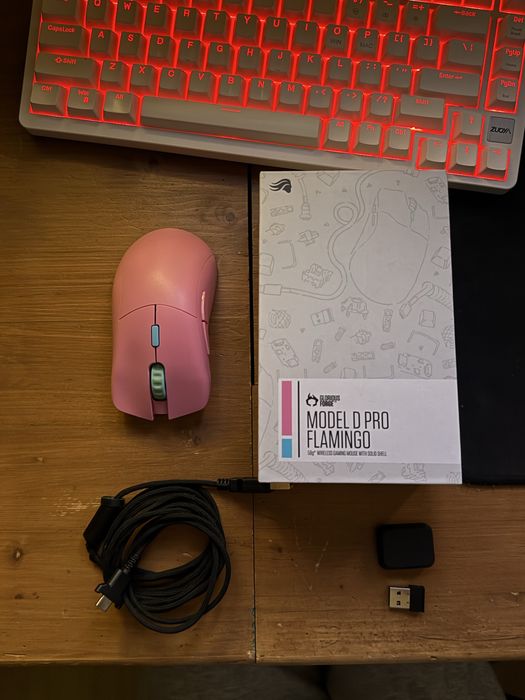Glorious Model D Pro (różowa)