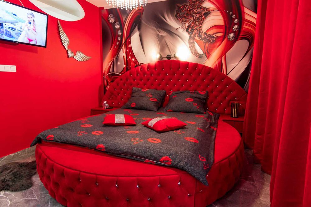 Apartament z Jacuzzi dla Par Romantyczny Love-Room Płock / Soczewka