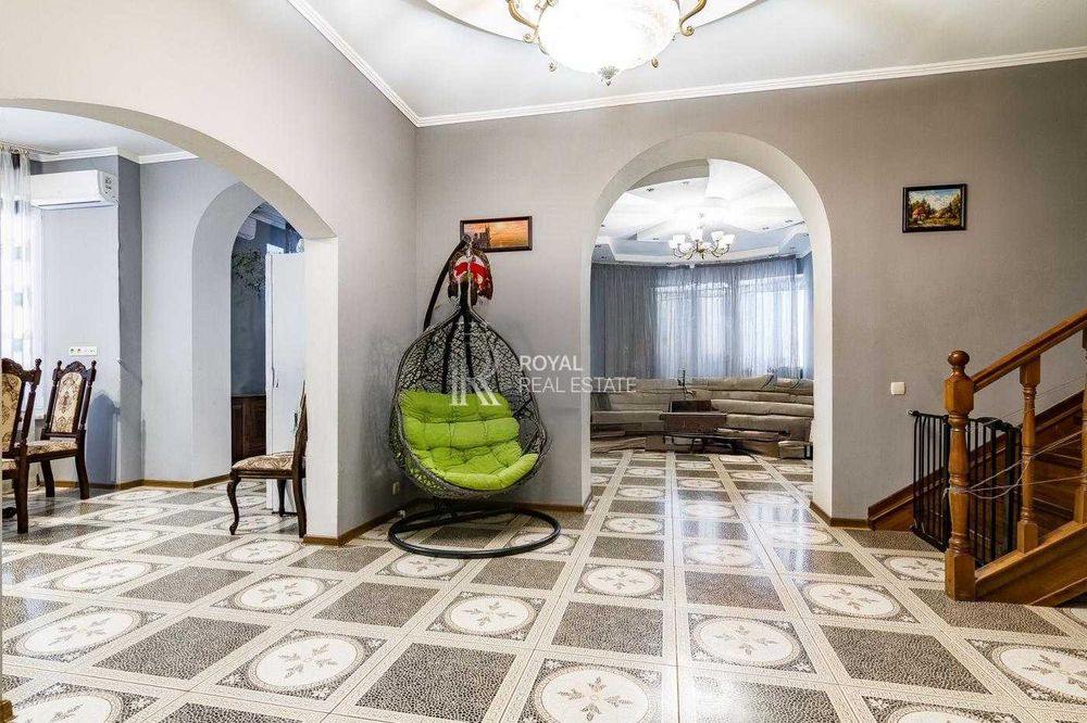Продаж Будинок Київ Деснянський район вул. Тодося Осмачки 305 м² 5 кімнат Басейн Генератор Камін Тераса Гараж Автономність