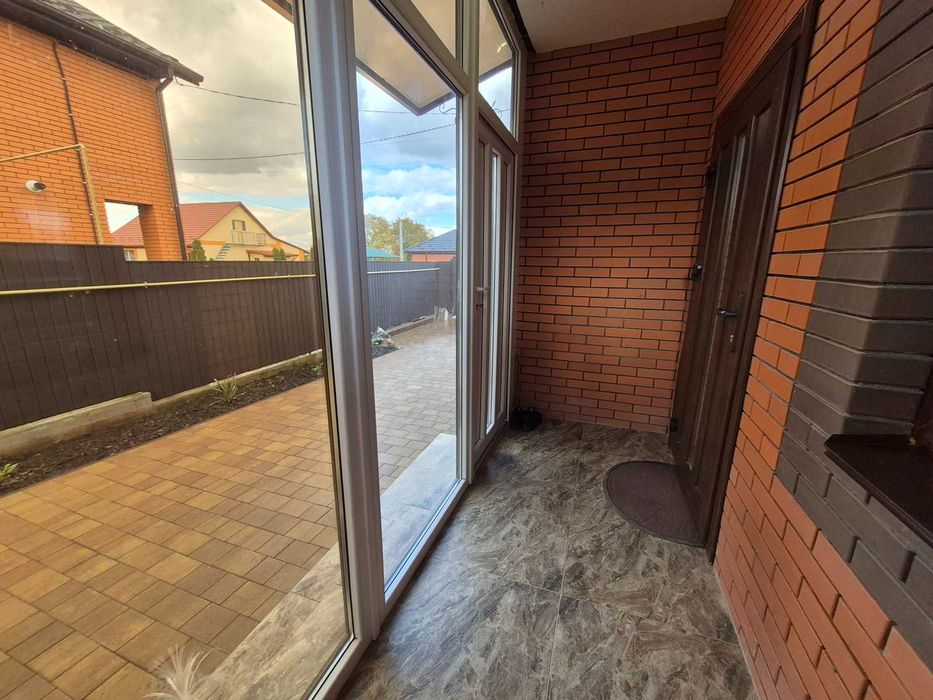 Двоповерховий будинок з ремонтом на Вінницьких Хуторах