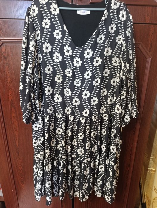 Гарна шифонова сукня 56 розміру