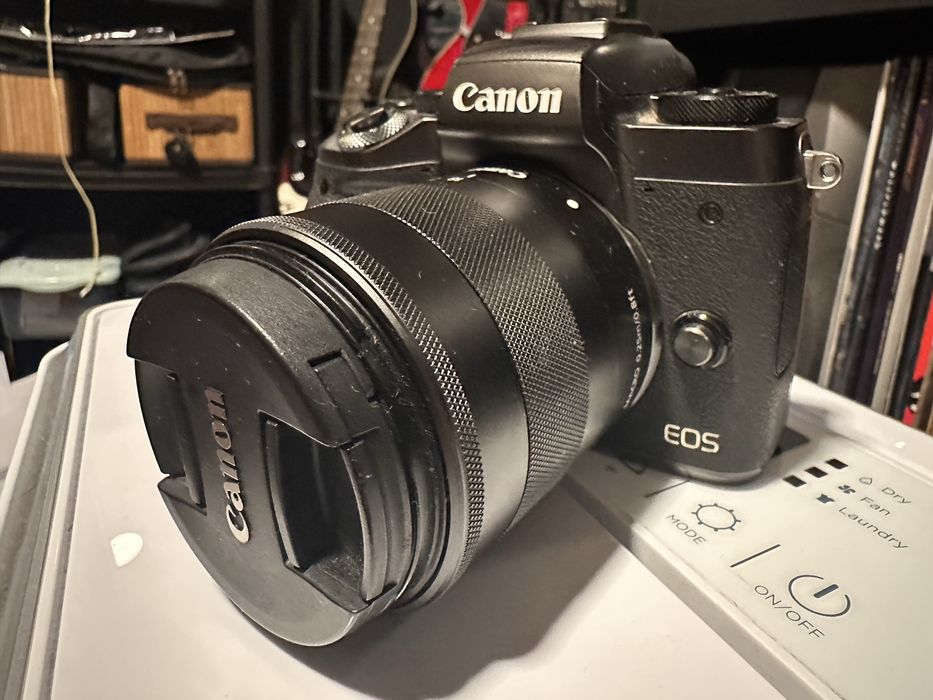 Câmera Canon EOS M5 + oje tiva 18-55mm