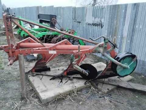 Плуг KVERNELAND трьохкорпусний