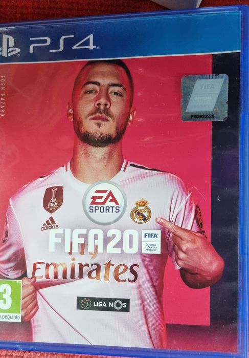 3 jogos ps4 2 fifa e 1 pés