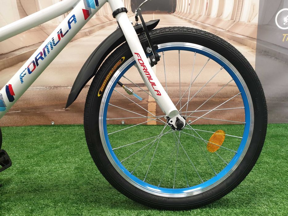 Rowerek dziecięcy Formula koło 20" BIAŁY z chorągiewką i dzwonkiem