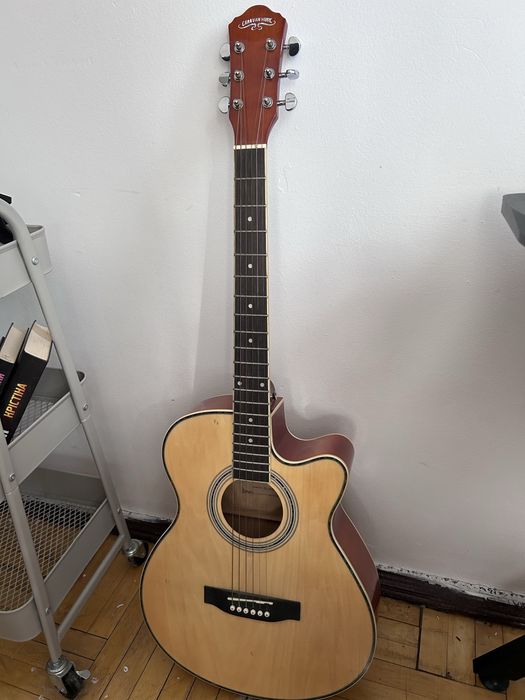 Акустична гітара Caravan Music з вирізом (cutaway)