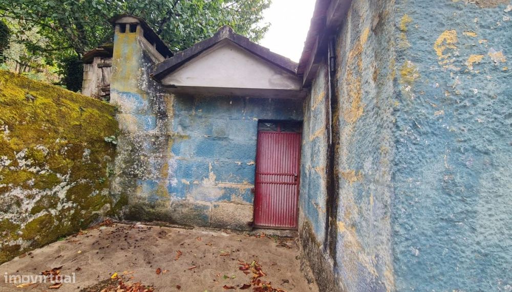 Venda Moradia para restauro, Gestaçô, Baião